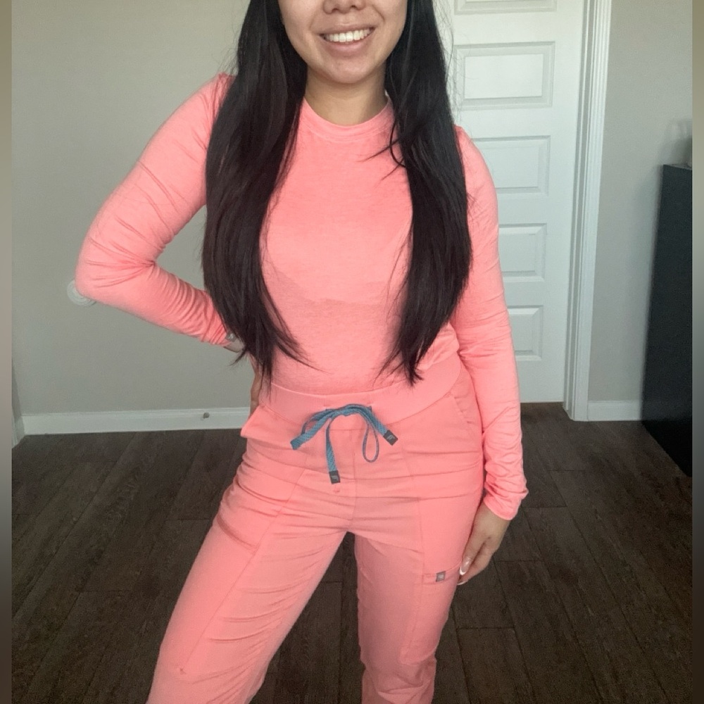 Brand New Fabletics Women's Pink Scrub Set